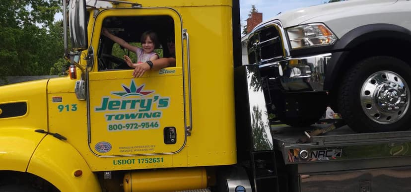 Heavy duty vehicle recovery operation - Expert towing service