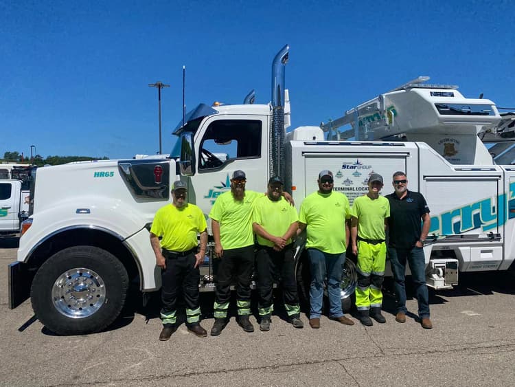 Roberts towing service - Lightning-Fast 30-Minute Response